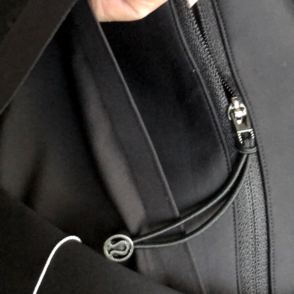 lululemon (L) Enlite Hydraffinity Vest - Picture 6 of 15